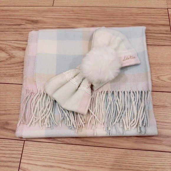LIZ LISA Accessories - Liz Lisa Check Ribbon Pom Pom Stole